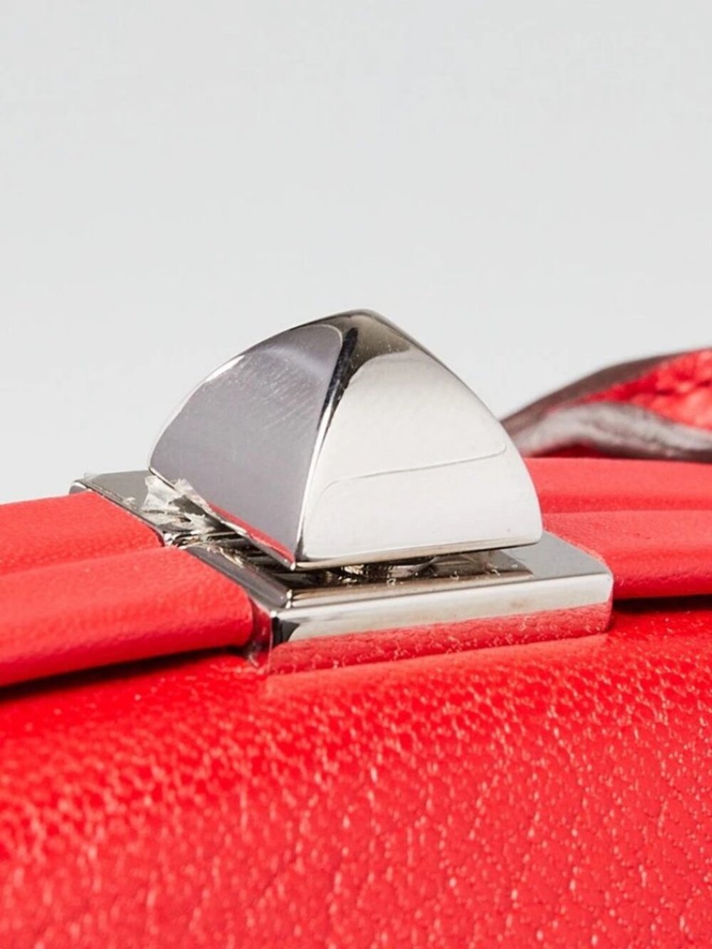 Hermes Rouge De Cœur Chevre Chamkila Leather Palladium Plated Clou Medor Mina - Picture 5 of 12
